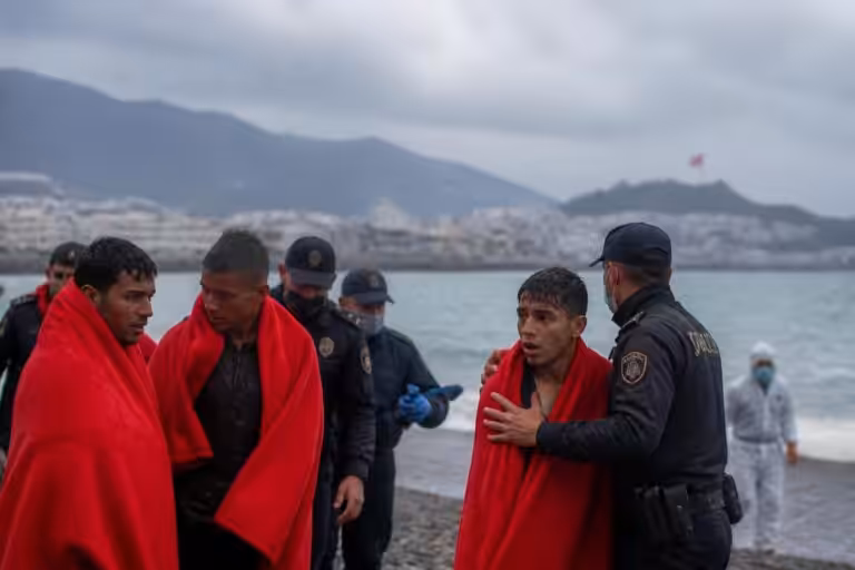 Crise migratoire à Ceuta : Pedro Sánchez affirme l&rsquo;absence de preuves concrètes impliquant le Maroc